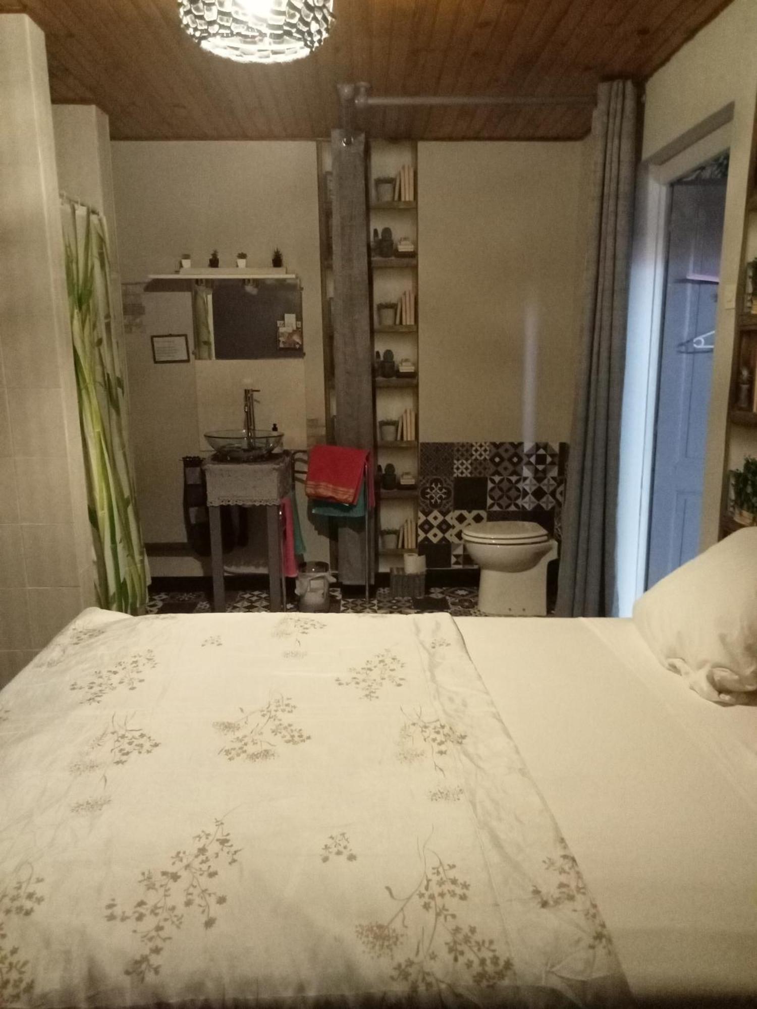 Le Repaire Des Ecureuils Bed and Breakfast Bourg-Argental Buitenkant foto
