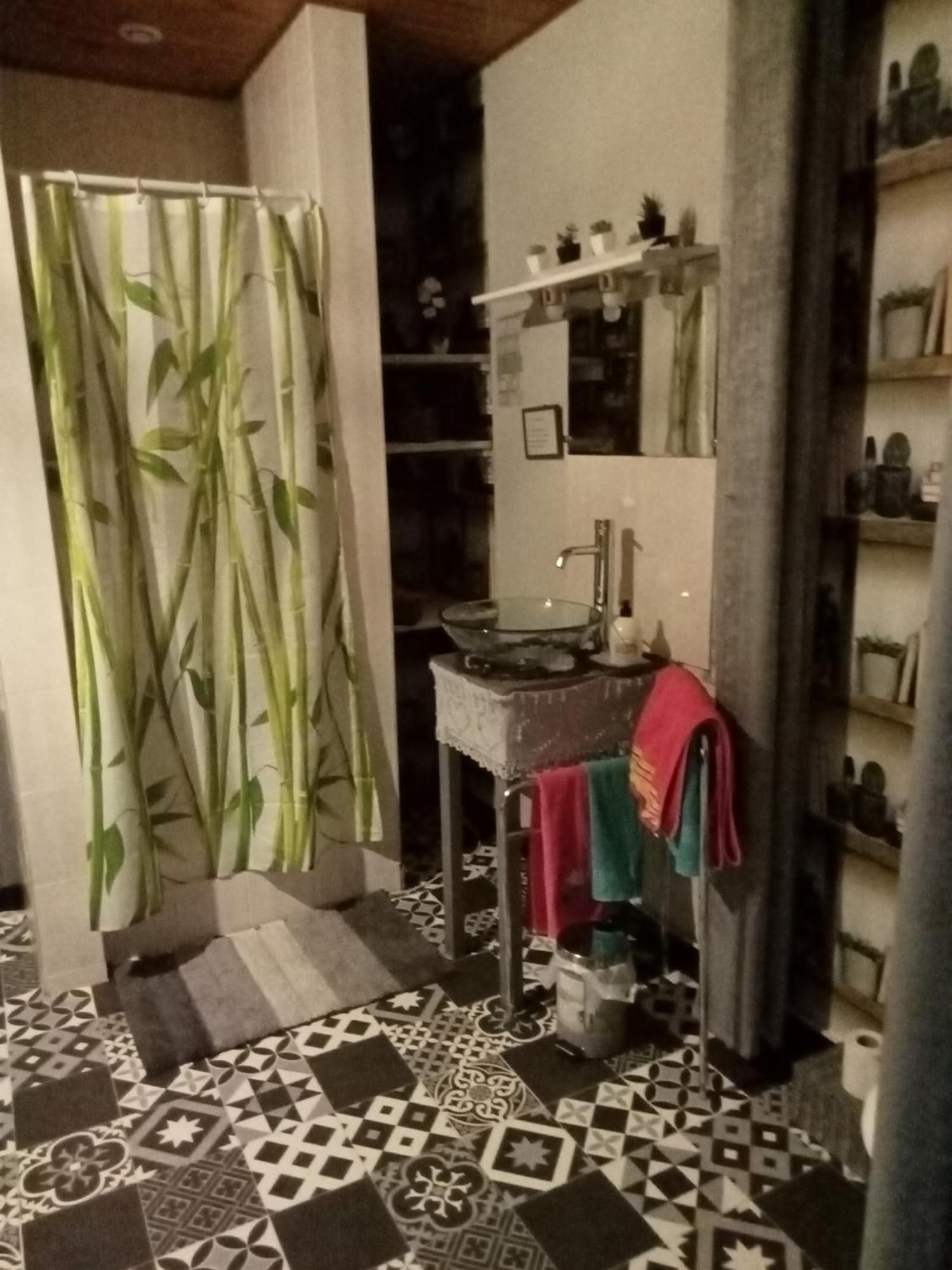 Le Repaire Des Ecureuils Bed and Breakfast Bourg-Argental Buitenkant foto